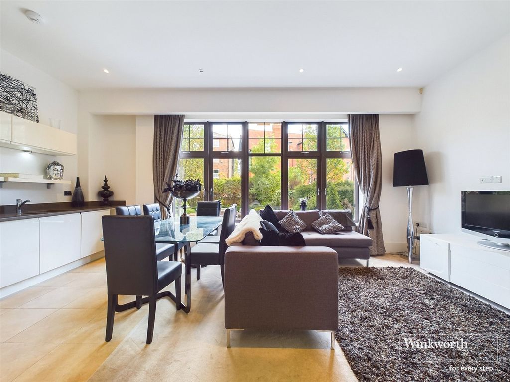 Property photo 2 of 12 Picture No. 24