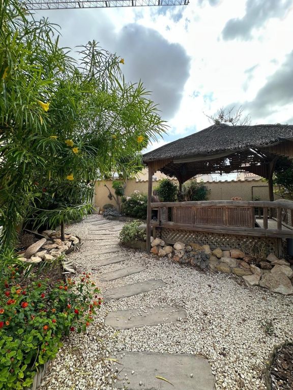 Property photo 2 of 32