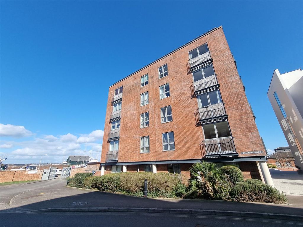 Property photo 1 of 12 Exterior