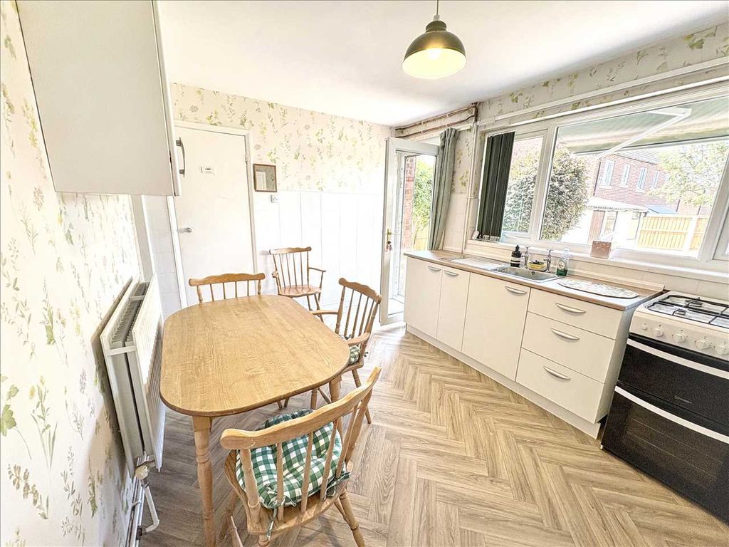 Property photo 3 of 24