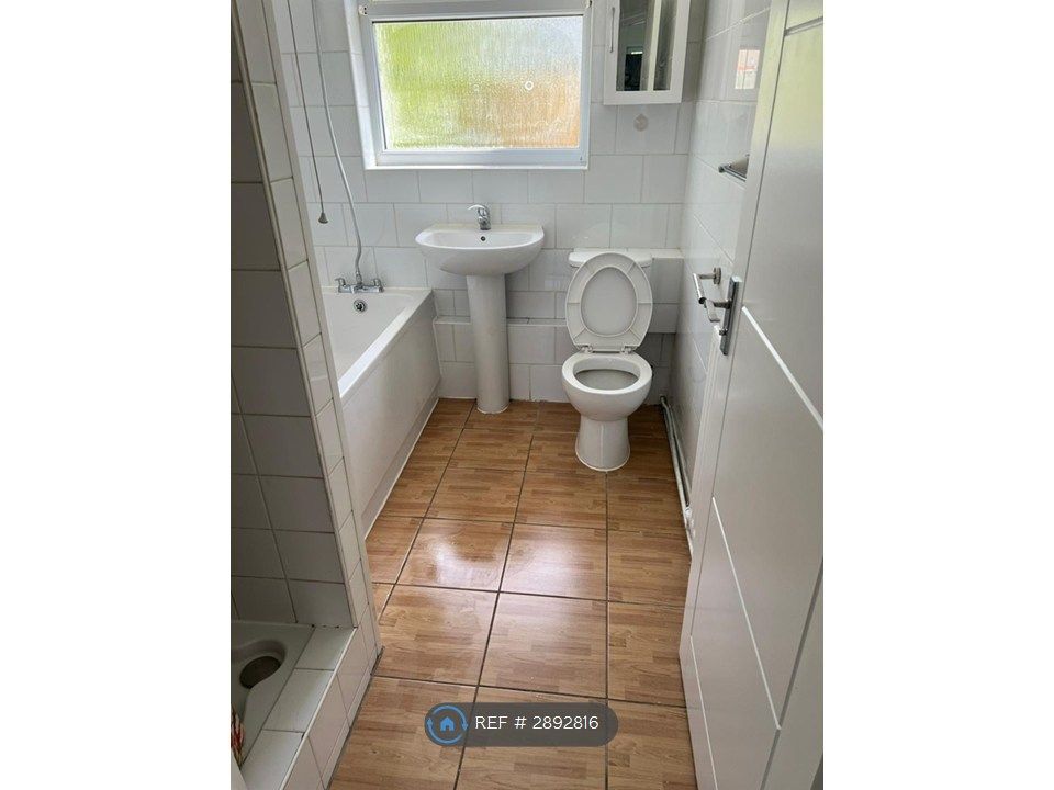 Property photo 3 of 4 Bathroom