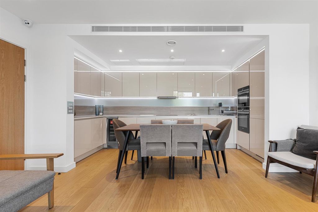 Property photo 1 of 31