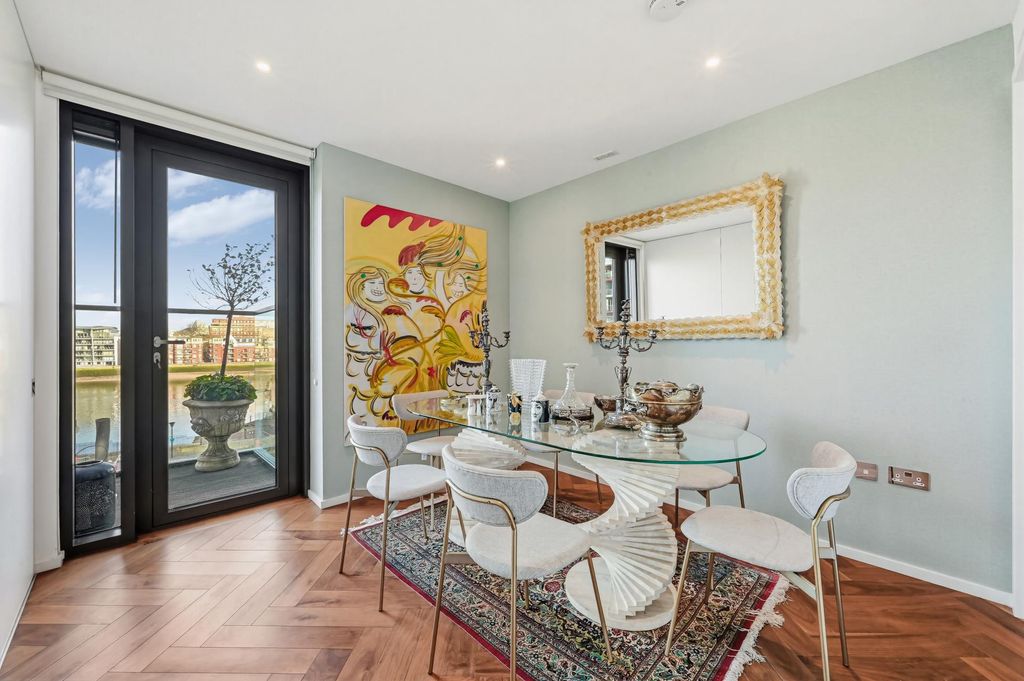 Property photo 3 of 21