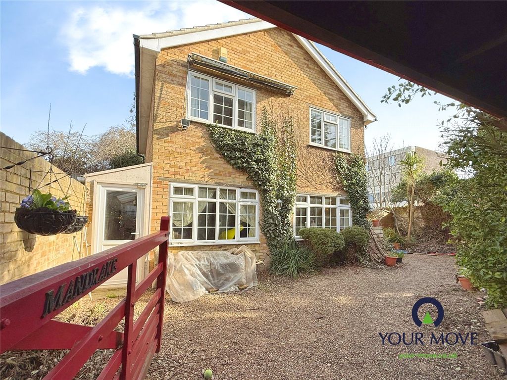 Property photo 1 of 16 External