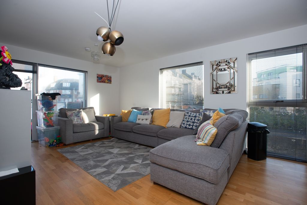 Property photo 3 of 11 Image 2