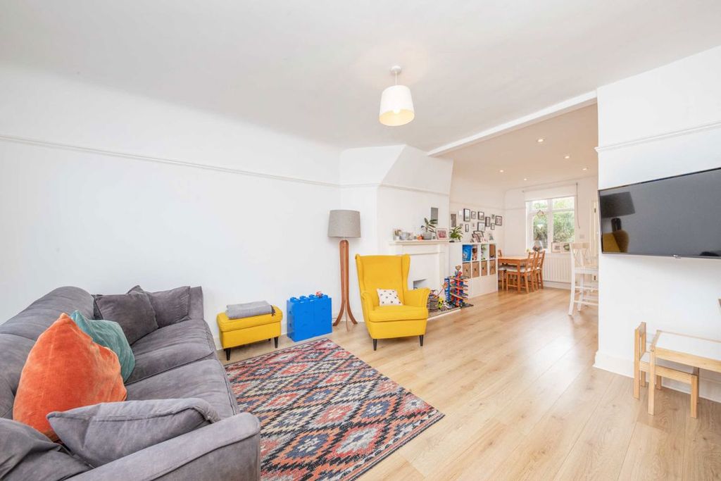 Property photo 2 of 7