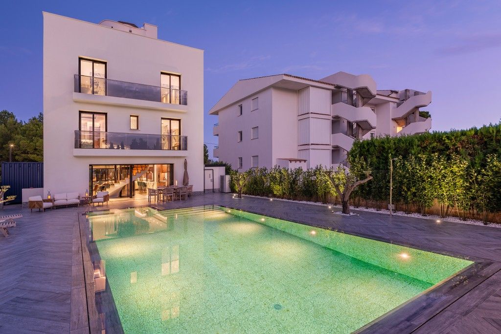 Property photo 3 of 20 Ns Exterior (3)