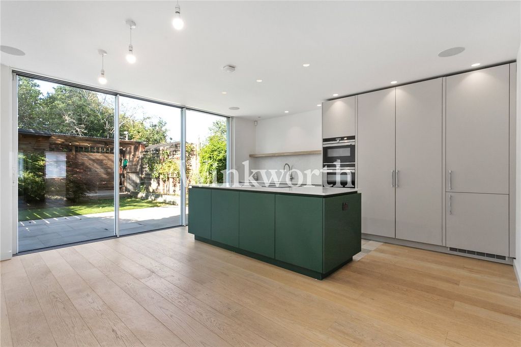 Property photo 1 of 14 Picture No. 13