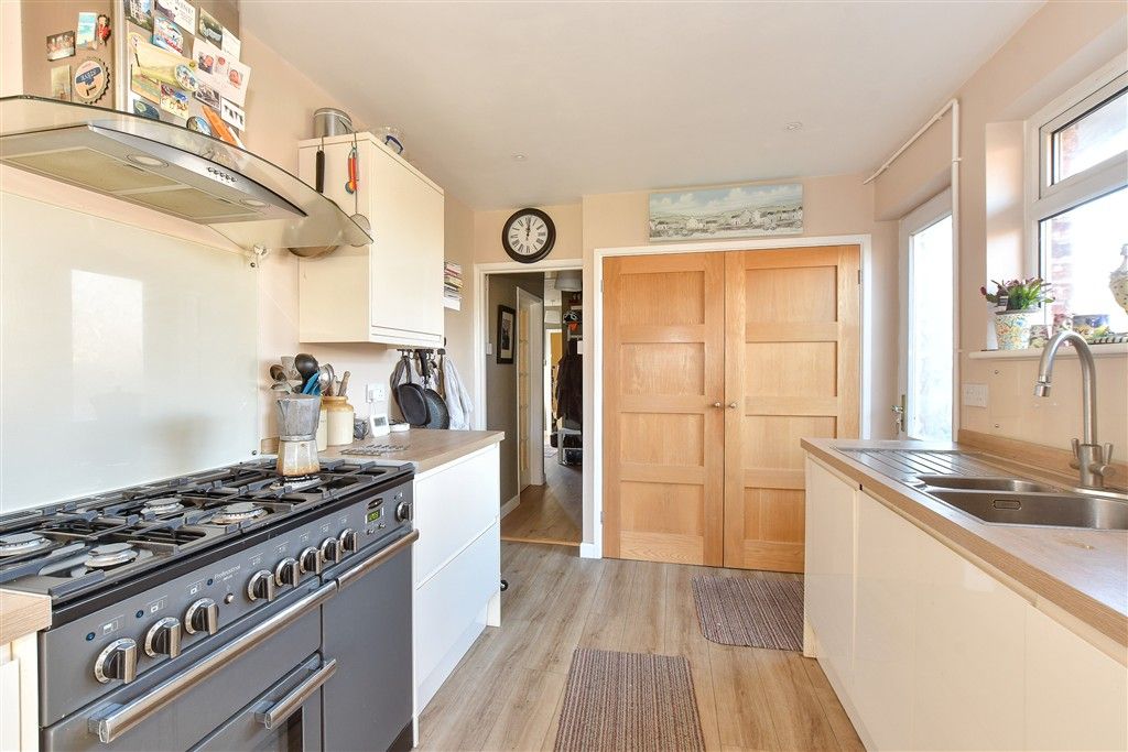 Property photo 3 of 13 Kitchen