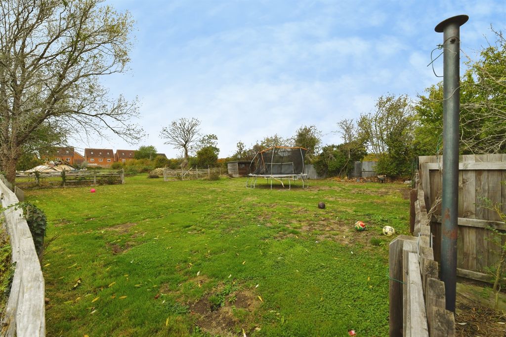 Property photo 3 of 23