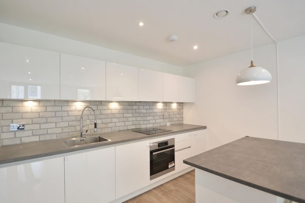 Property photo 3 of 18 Zcutn