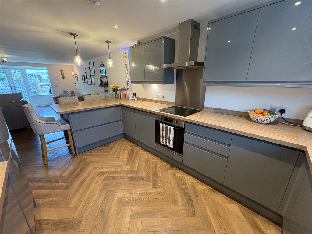 Property photo 3 of 26