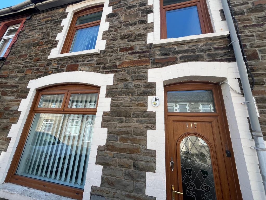 Property photo 3 of 27