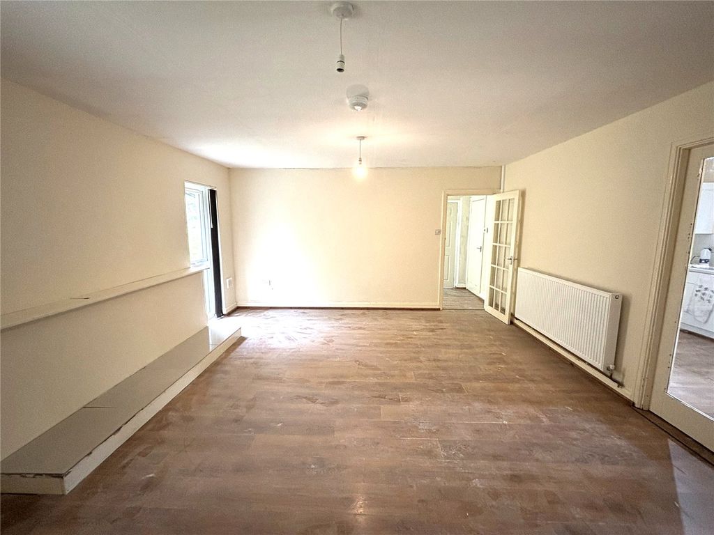 Property photo 3 of 18 Picture No. 04