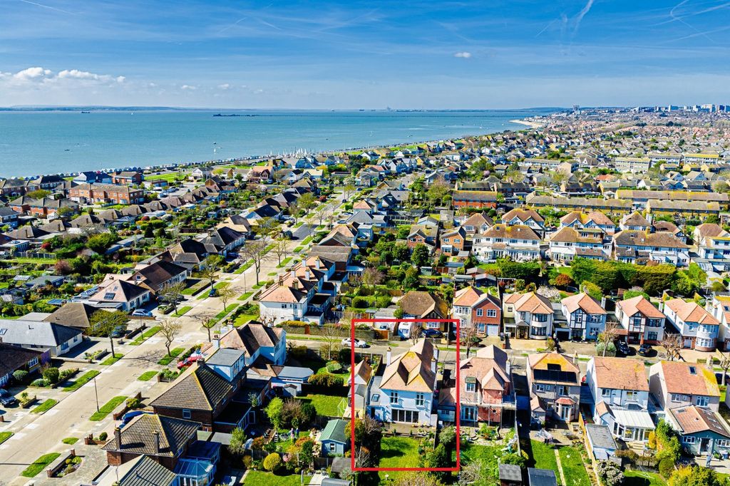 Property photo 2 of 42 Picture No. 04