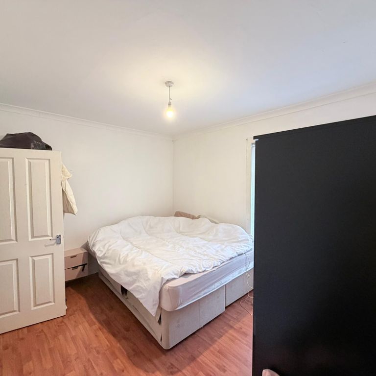 Property photo 2 of 27