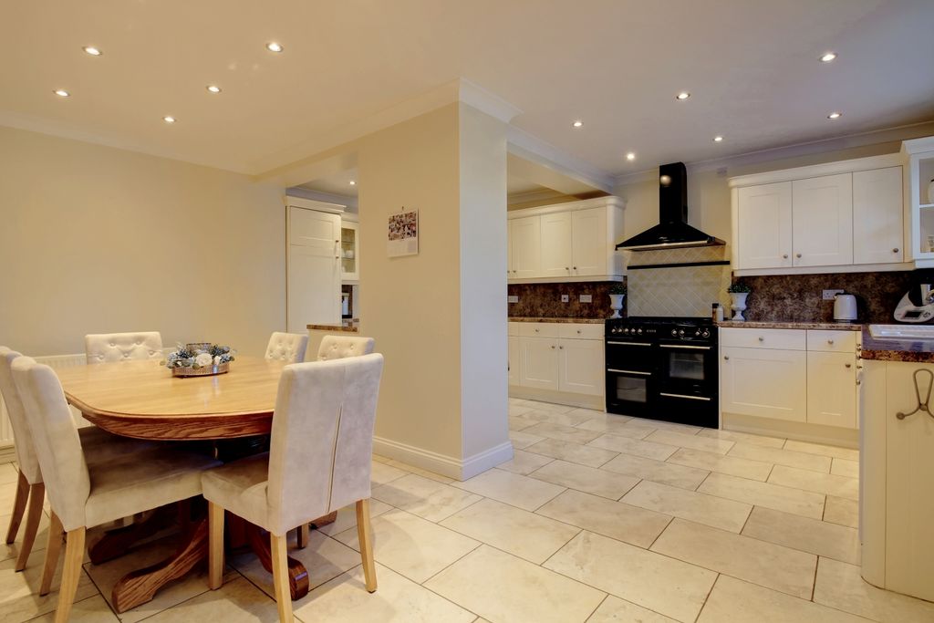 Property photo 2 of 14 Kitchen Diner - Windy Arbour - Matt Clinton Ewemov
