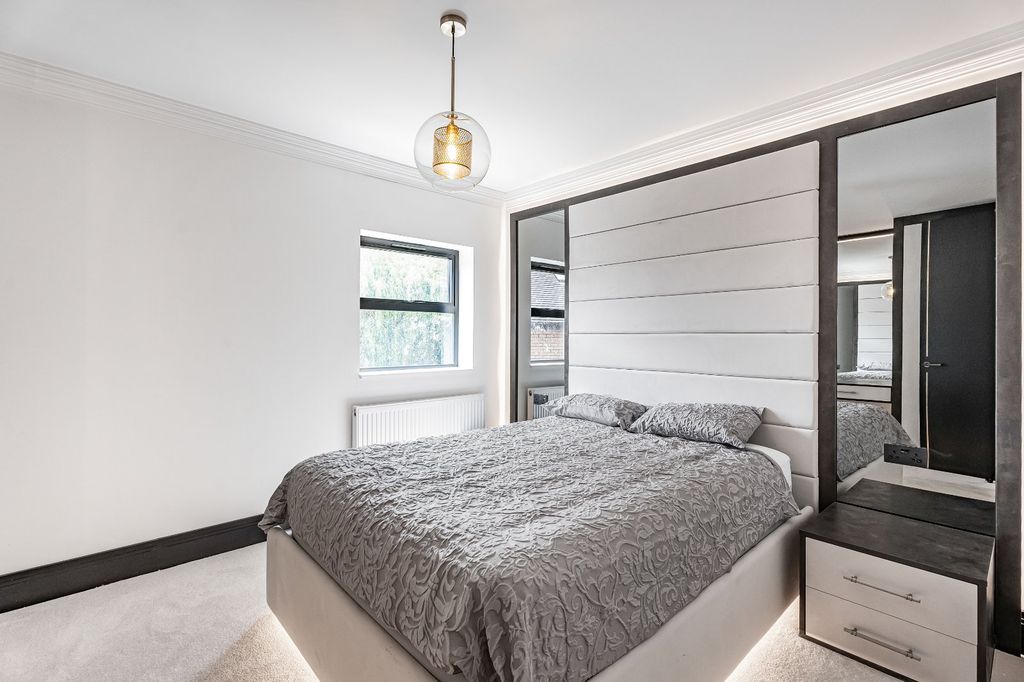 Additional image 15 of 5 bed detached house for salePipers Green Lane, Edgware HA8