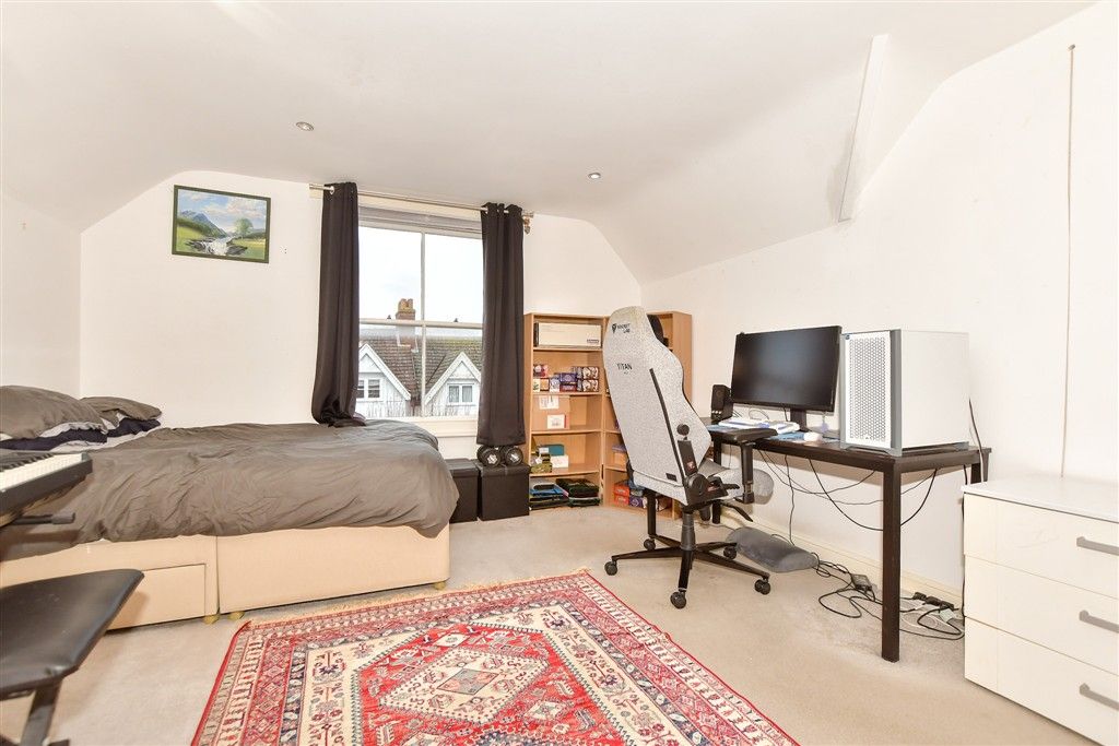 Property photo 3 of 8 Bedroom 1