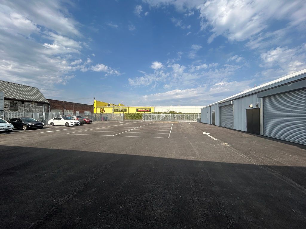 Property photo 3 of 17 Photo 5