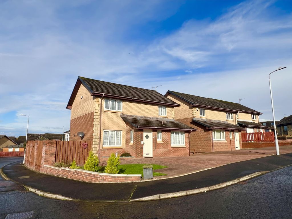 Property photo 1 of 32