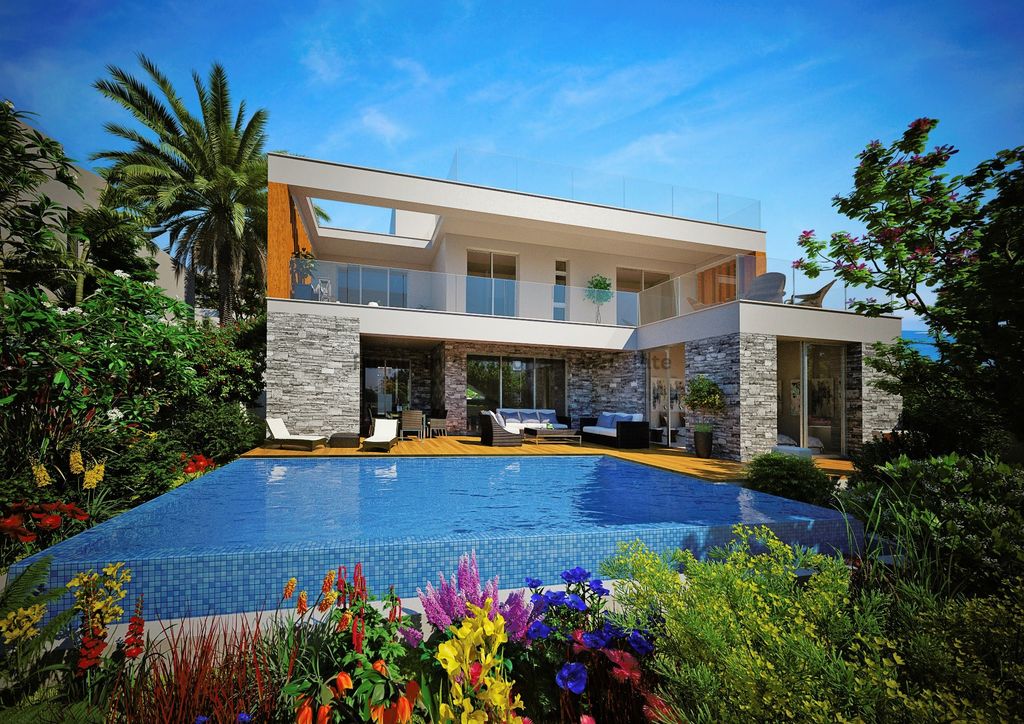 Property photo 2 of 8