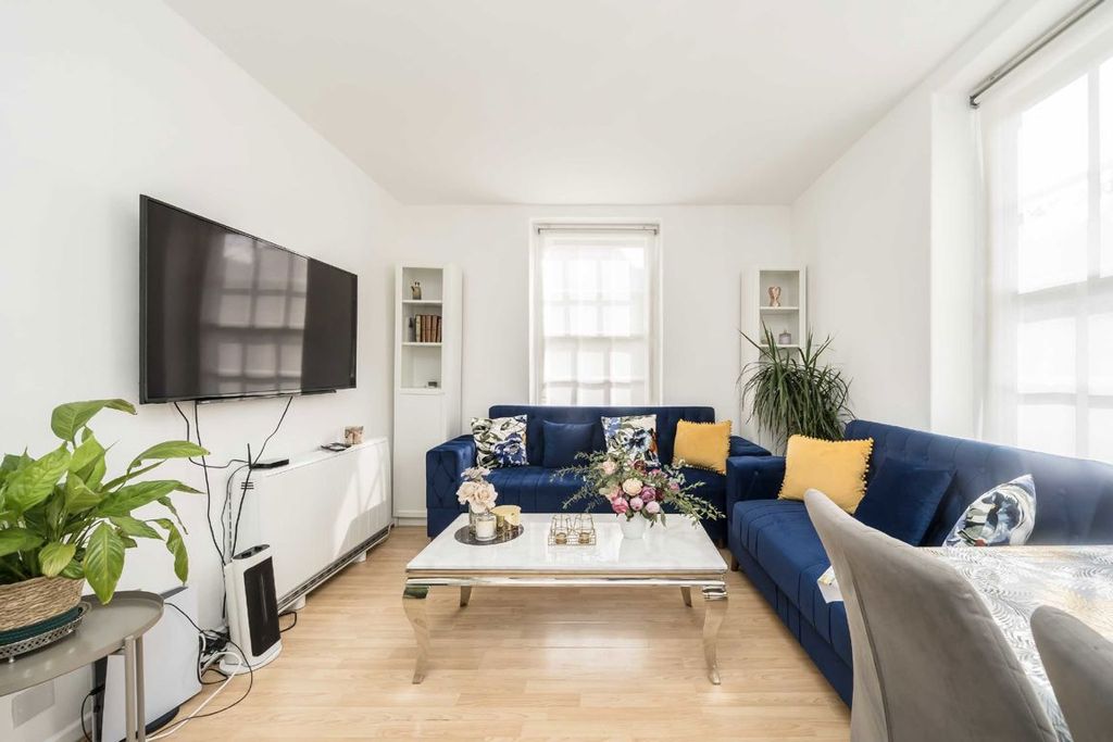 Property photo 2 of 6