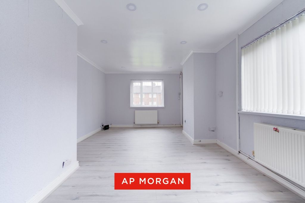 Property photo 3 of 16 Picture No. 27