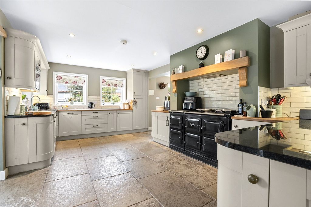 Property photo 2 of 42 Picture No. 67