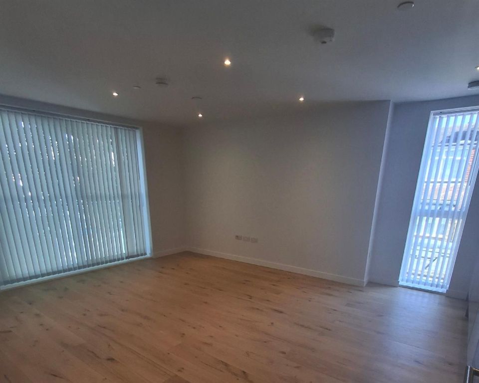 Property photo 1 of 5 Lounge 1.Jpg