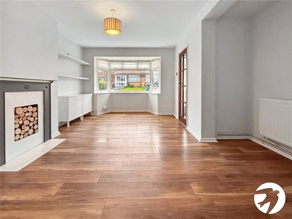 Property photo 3 of 10 Living Room