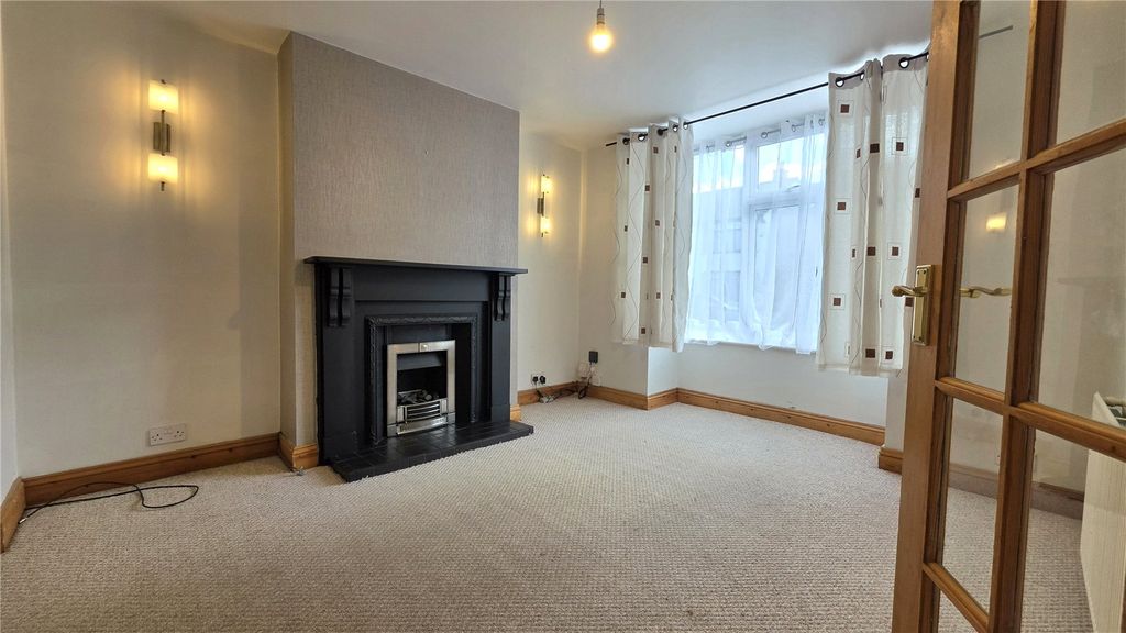 Property photo 2 of 18 Picture No. 35