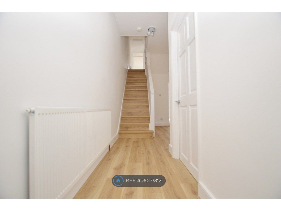 Property photo 2 of 22 Entry