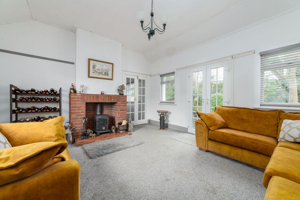 Property photo 3 of 35