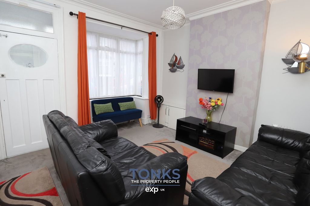 Property photo 3 of 17
