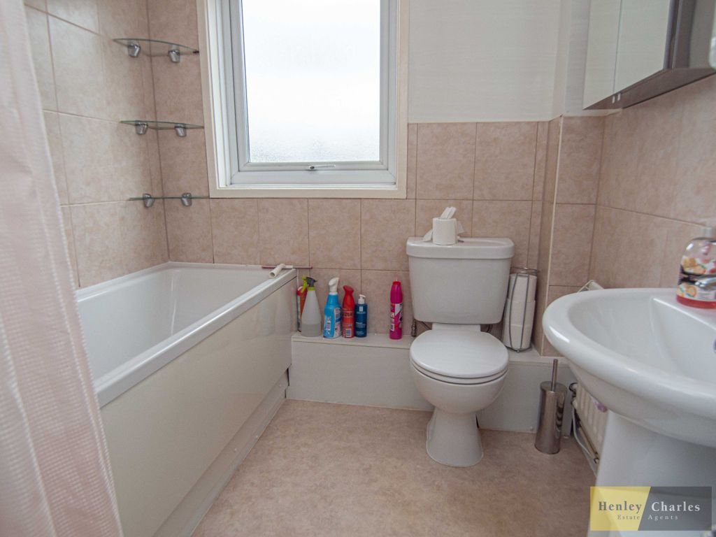Property photo 2 of 9