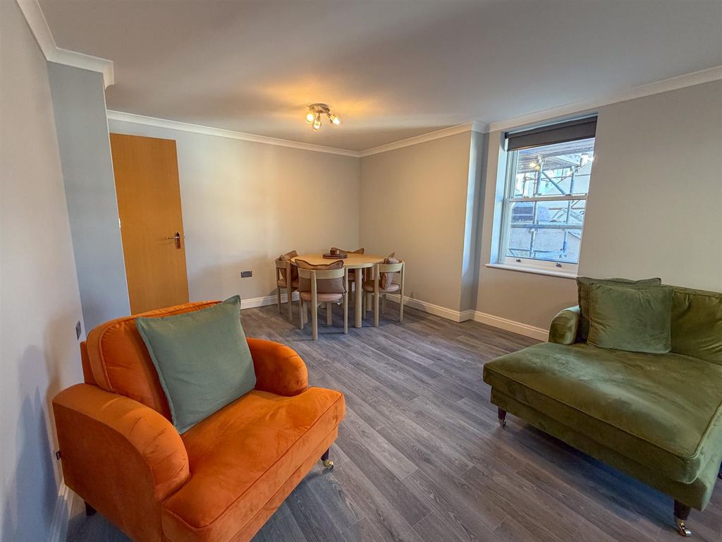 Property photo 1 of 14 28 Central Apartments-13.Jpg