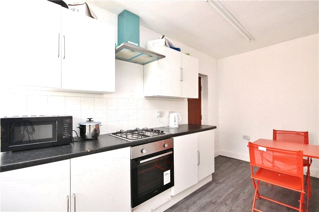 Property photo 2 of 5 Kitchen