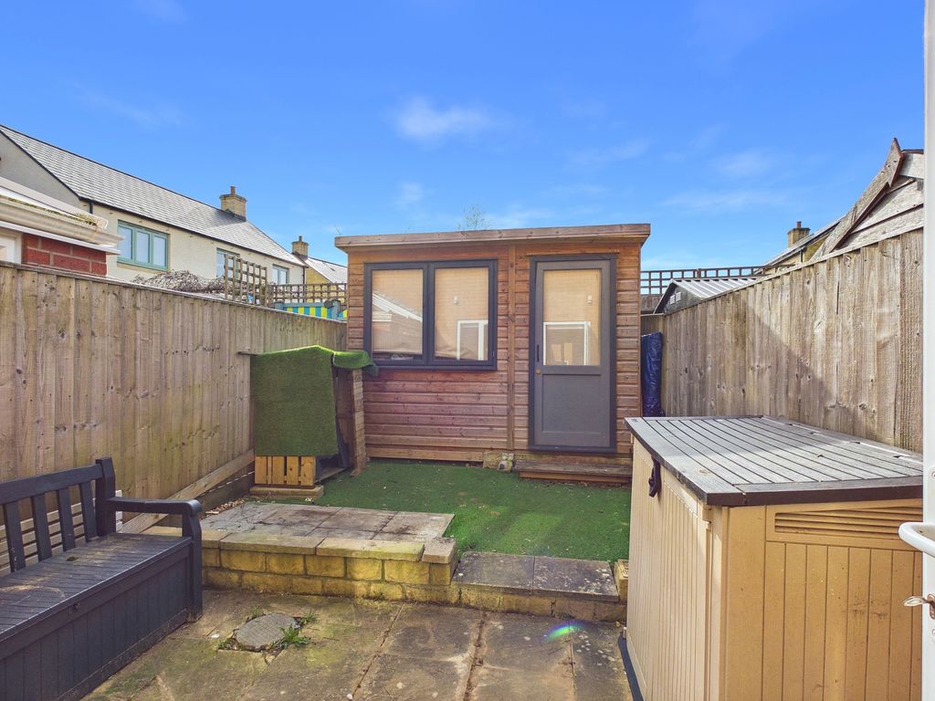 Property photo 2 of 10 Cam01338G0-Pr0170-Still004