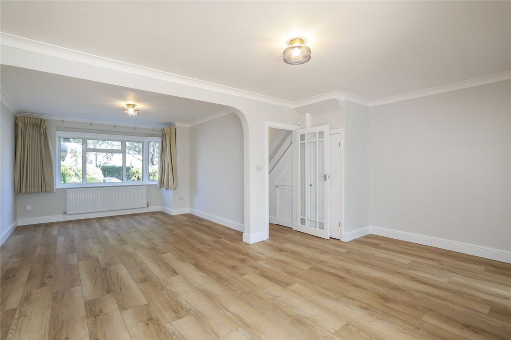 Property photo 2 of 18 Picture No. 37