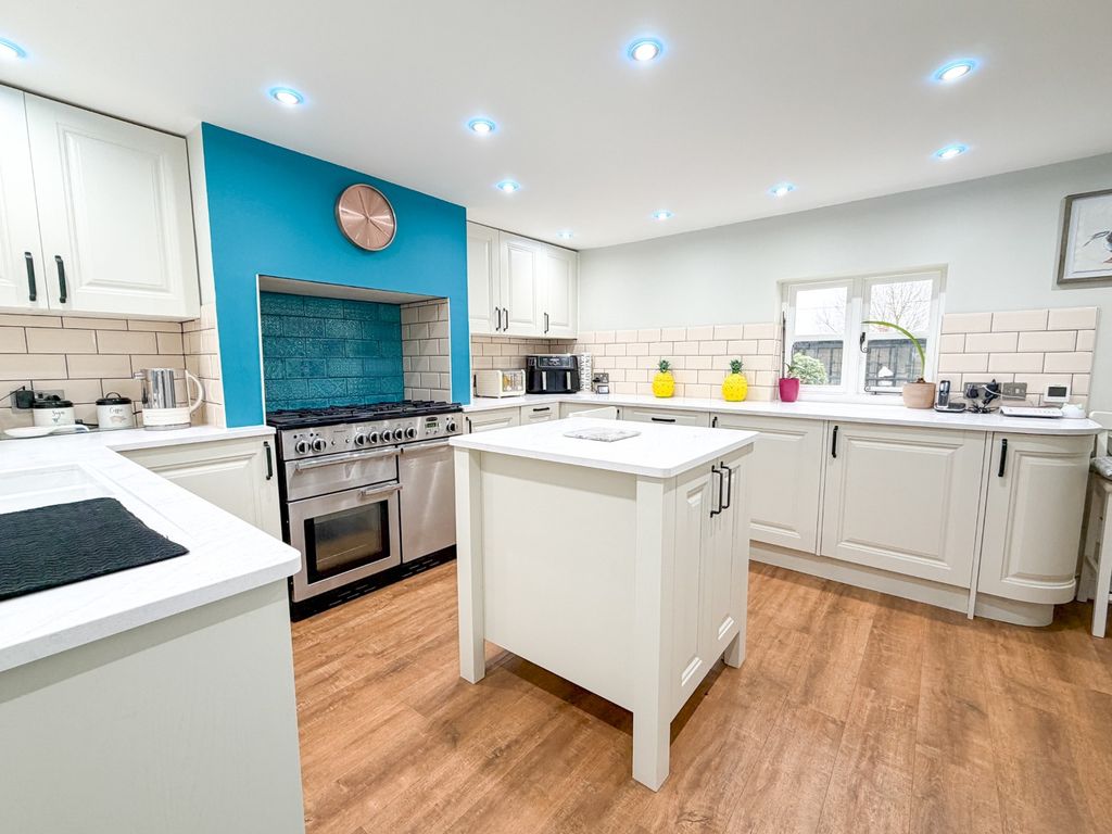 Property photo 3 of 39 49365711