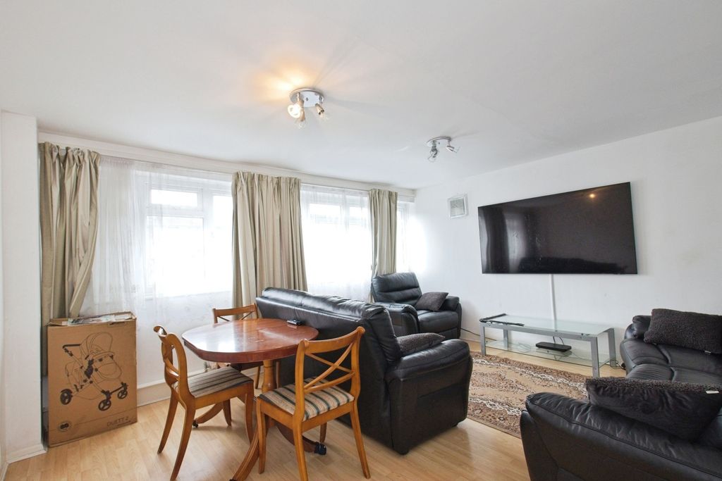 Property photo 2 of 17 Photo