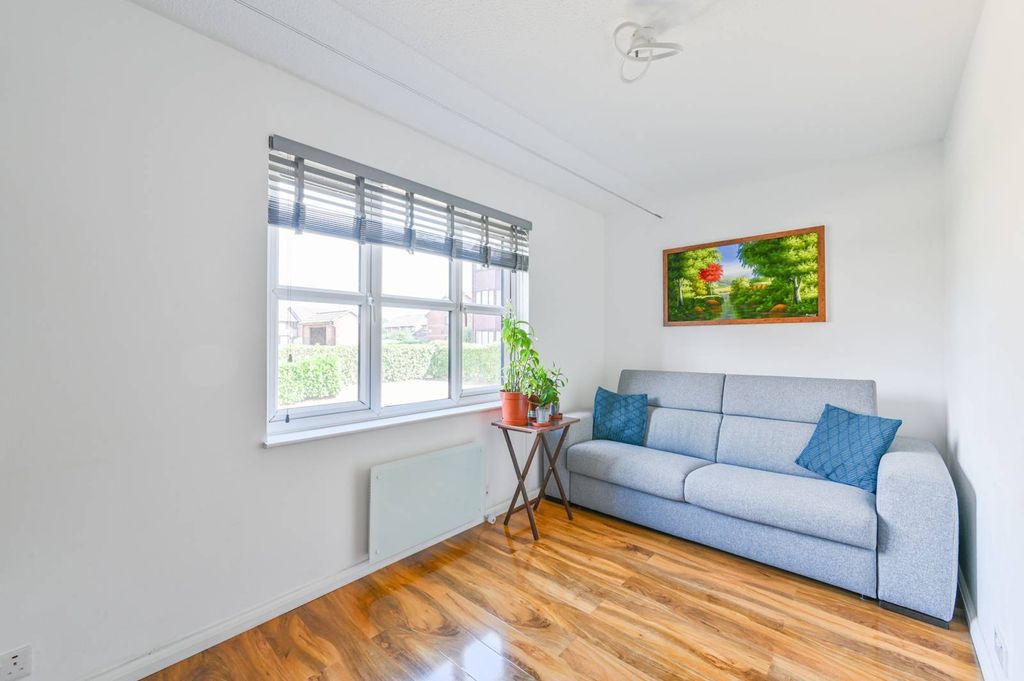Property photo 1 of 9