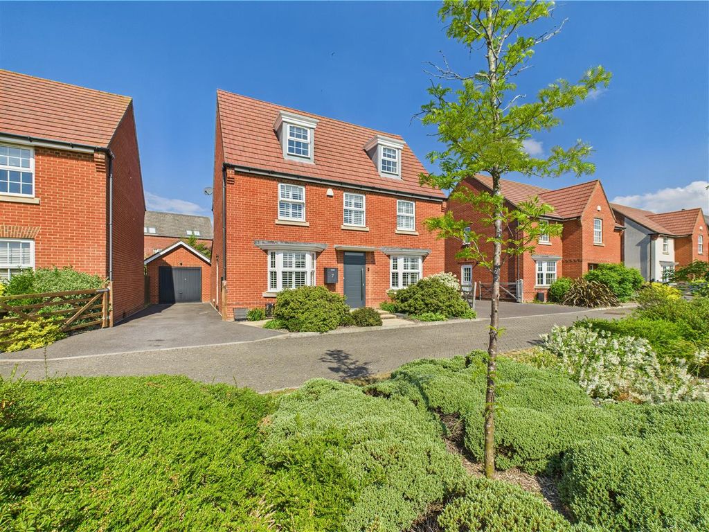 Property photo 1 of 15 5 Bedroom Detached For Sale