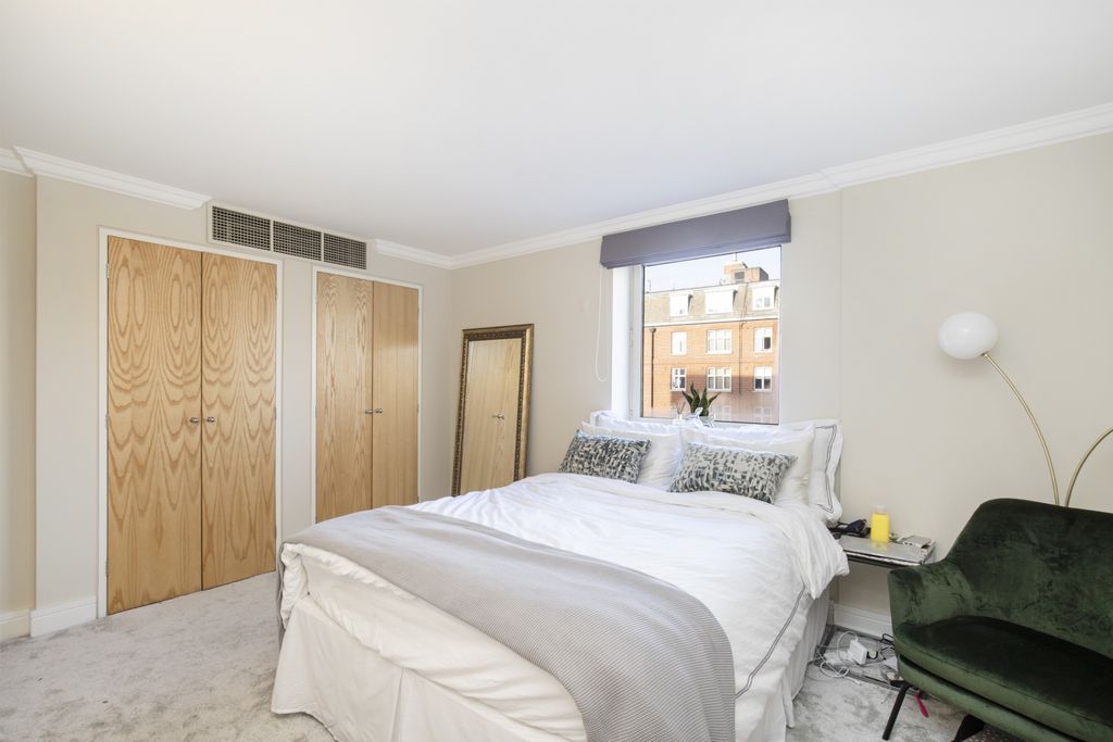 Property photo 2 of 14 Master Bedroom