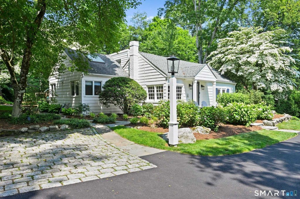 Property photo 1 of 31
