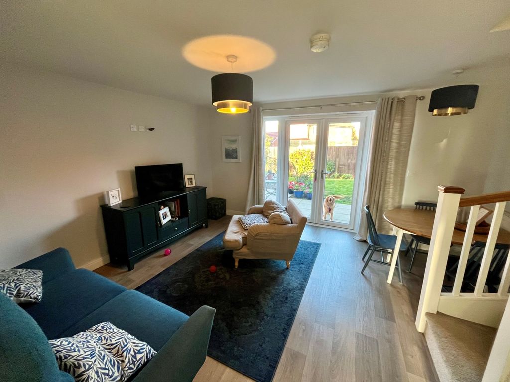 Property photo 3 of 10 10