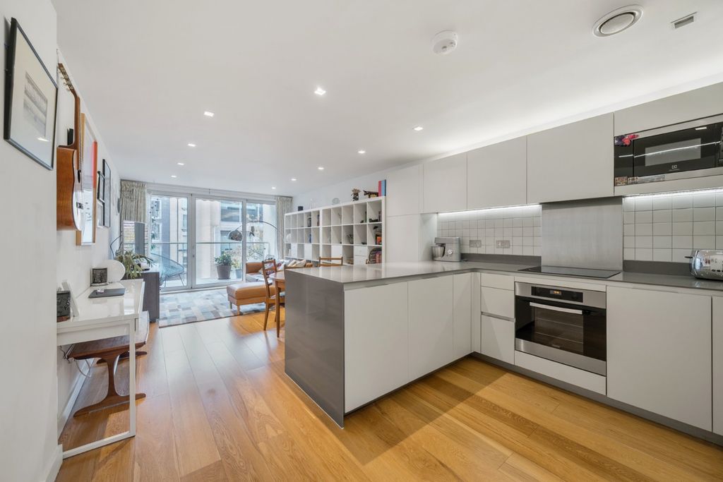 Property photo 3 of 19 Picture No. 11