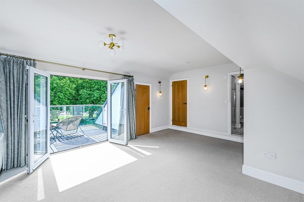 Additional image 17 of 6 bed detached house to rentVictoria Embankment NG2