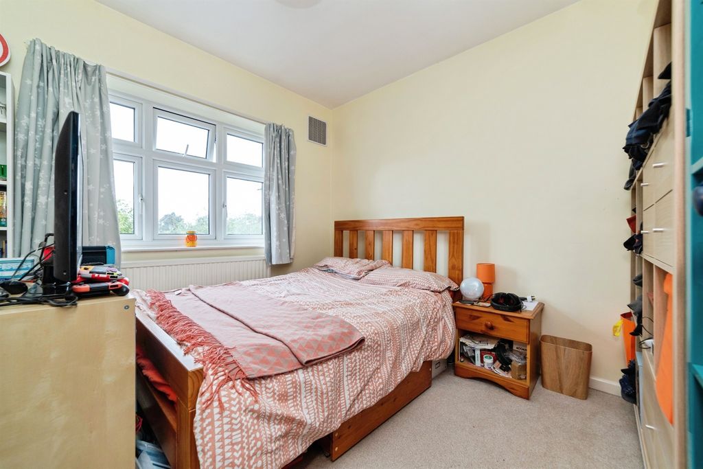 Additional image 16 of 3 bed semi-detached house for saleWhitethorn Lane, Letchworth Garden City SG6